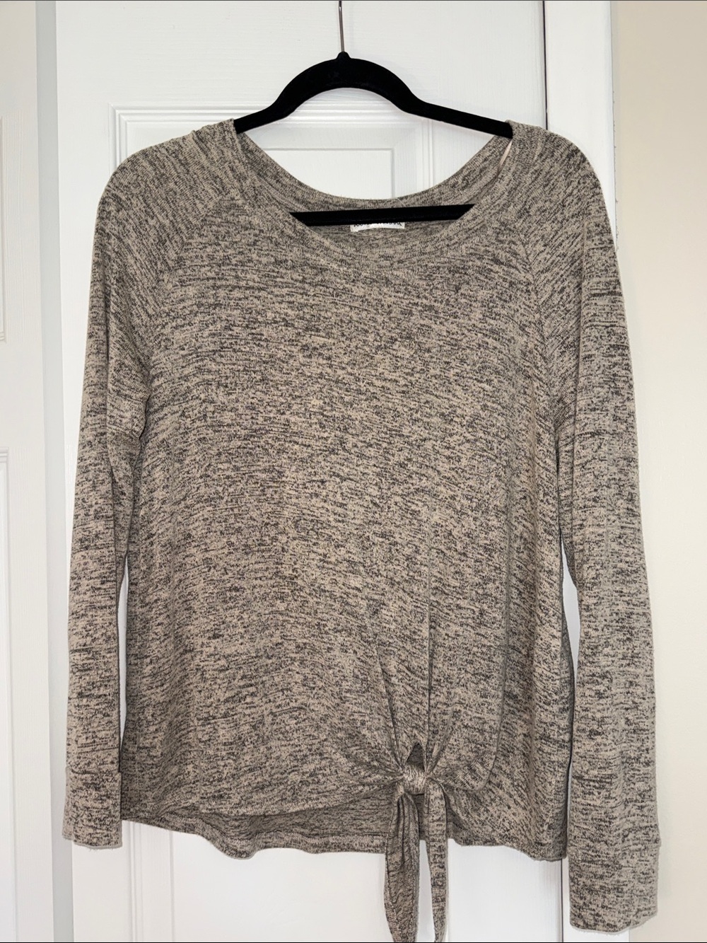 nine britton Tan Heathered Tie-Front Long Sleeve Top